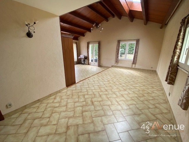 MAISON A LOUER - ST ETIENNE COTE CHAUDE LES MAISONS ROUGES - 143.7 m2 - 999 &euro; charges comprises par mois