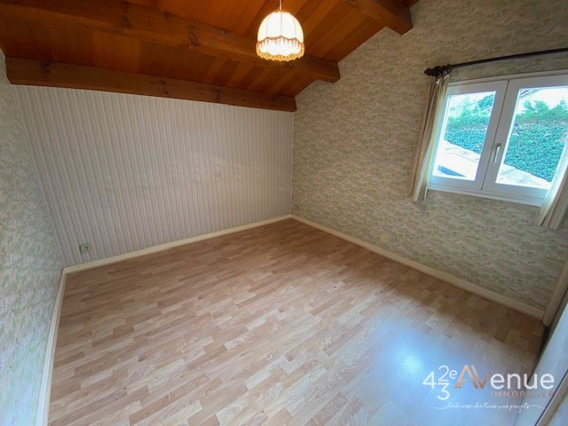 MAISON A LOUER - ST ETIENNE COTE CHAUDE LES MAISONS ROUGES - 143.7 m2 - 999 &euro; charges comprises par mois