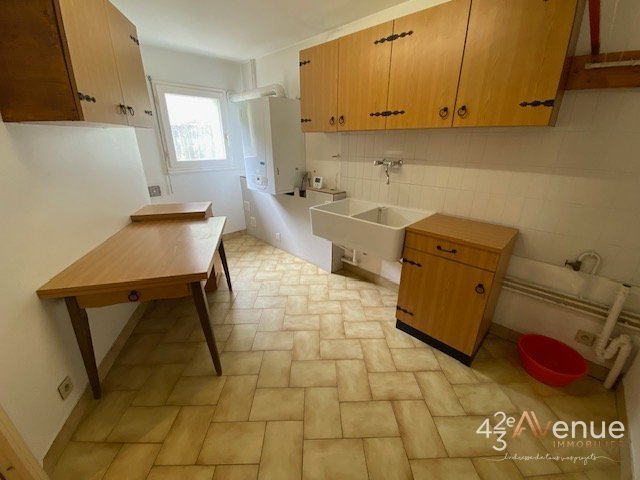 MAISON A LOUER - ST ETIENNE COTE CHAUDE LES MAISONS ROUGES - 143.7 m2 - 999 &euro; charges comprises par mois