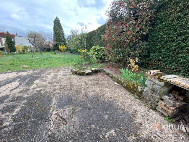 MAISON A LOUER - ST ETIENNE COTE CHAUDE LES MAISONS ROUGES - 143.7 m2 - 999 &euro; charges comprises par mois