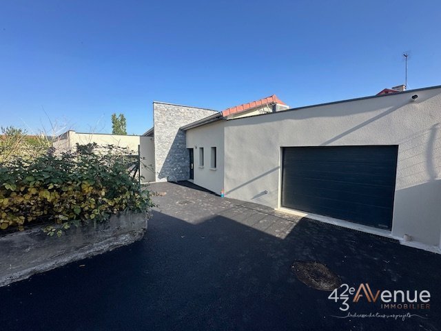 MAISON A LOUER - ST ETIENNE ZENITH/MEONS/LE SOLEIL - 100.85 m2 - 1 000 &euro; charges comprises par mois