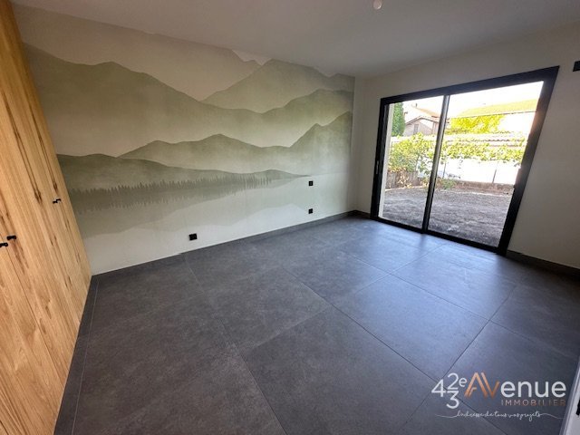 MAISON A LOUER - ST ETIENNE ZENITH/MEONS/LE SOLEIL - 100.85 m2 - 1 000 &euro; charges comprises par mois