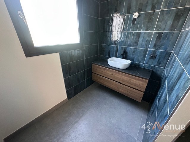 MAISON A LOUER - ST ETIENNE ZENITH/MEONS/LE SOLEIL - 100.85 m2 - 1 000 &euro; charges comprises par mois