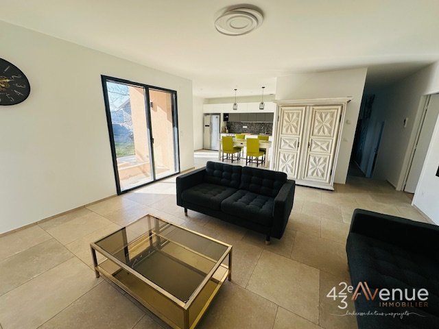 MAISON NEUVE A LOUER - ST PRIEST EN JAREZ PROCHE CHU NORD - 137.92 m2 - 2 400 &euro; charges comprises par mois