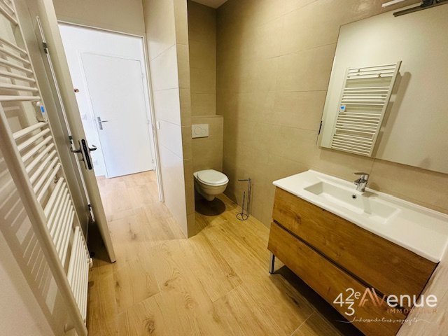 MAISON NEUVE A LOUER - ST PRIEST EN JAREZ PROCHE CHU NORD - 137.92 m2 - 2 400 &euro; charges comprises par mois