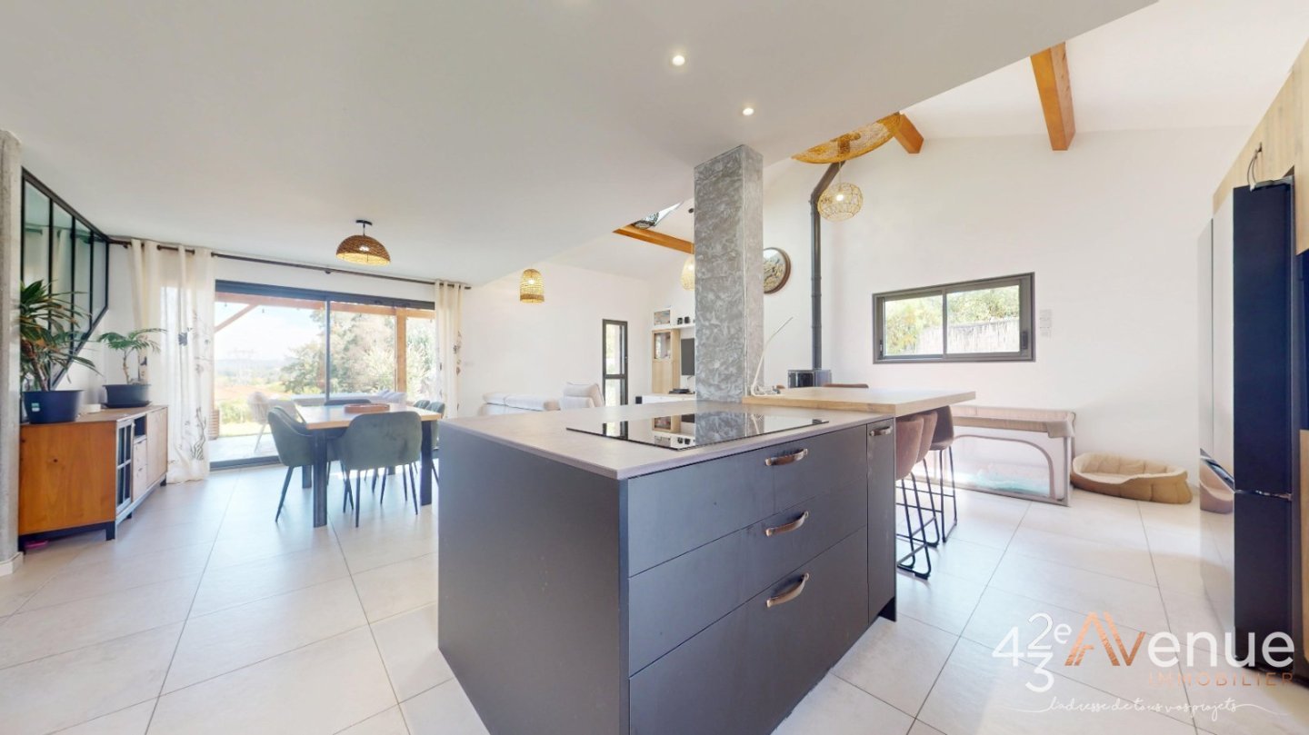 MAISON A VENDRE - BEAUZAC - 180 m2 - 447 000 &euro;