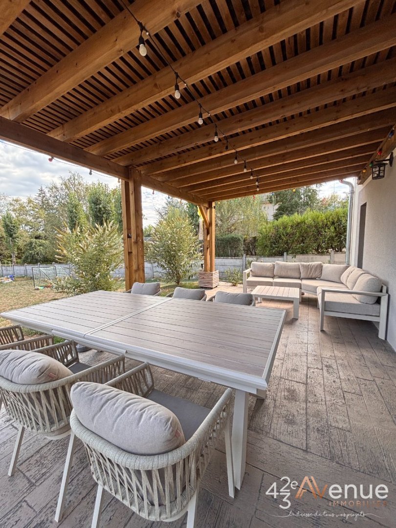 MAISON A VENDRE - BEAUZAC - 180 m2 - 447 000 &euro;