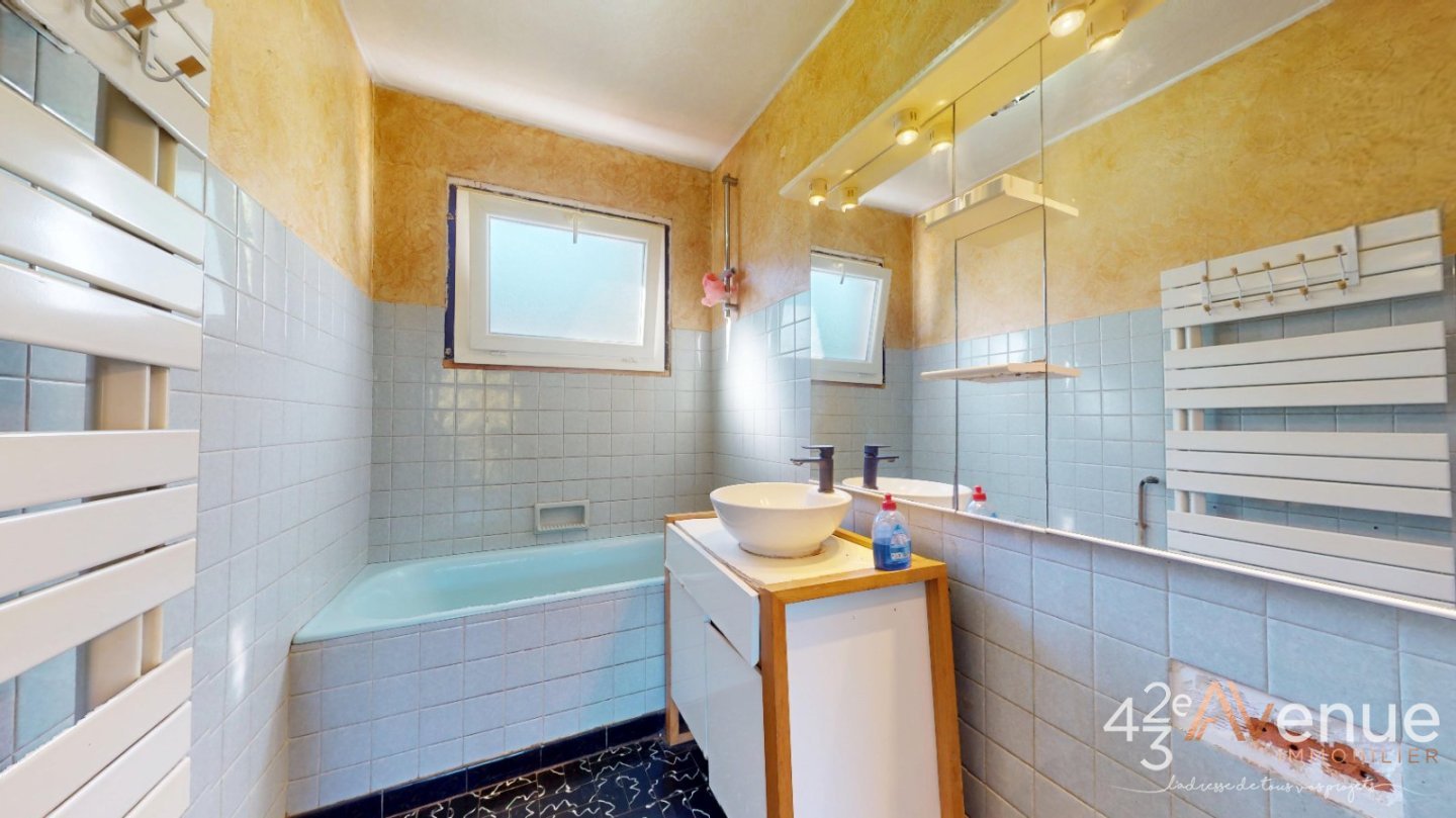 Maison individuelle A VENDRE - BEAUZAC - 163.2 m2 - 127 000 &euro;