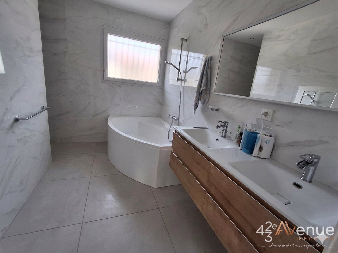 MAISON A VENDRE - BONSON - 231 m2 - 469�000�&euro;