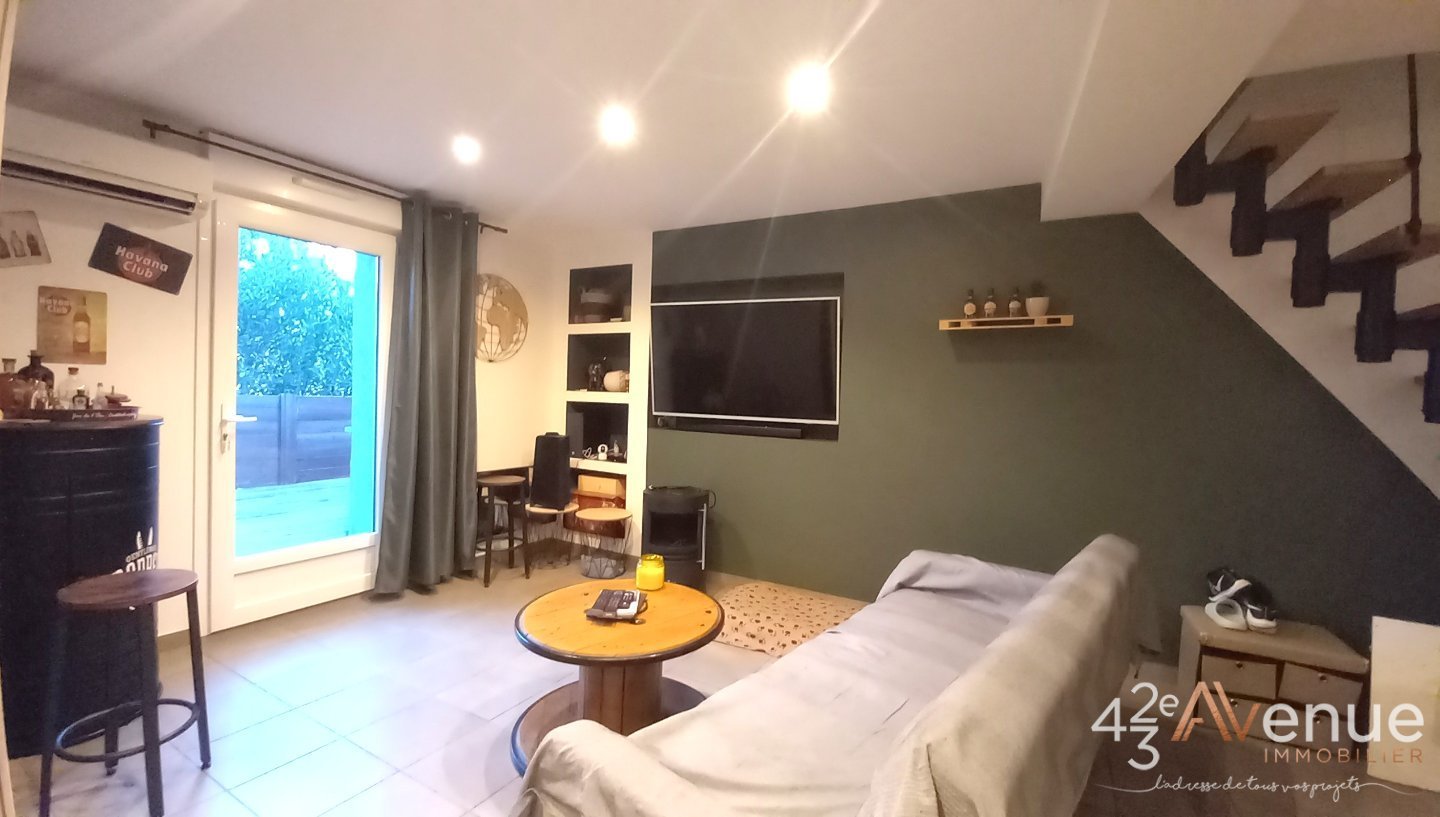 MAISON DE VILLAGE A VENDRE - GENILAC - 68.8 m2 - 195�000�&euro;