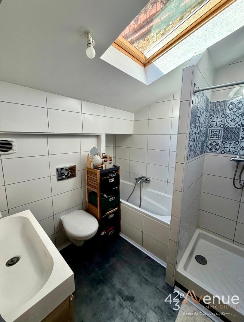 MAISON DE VILLAGE A VENDRE - GENILAC - 68.8 m2 - 195�000�&euro;