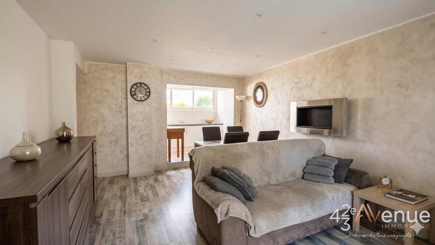 MAISON DE VILLE A VENDRE - GENILAC - 90 m2 - 146�000�&euro;