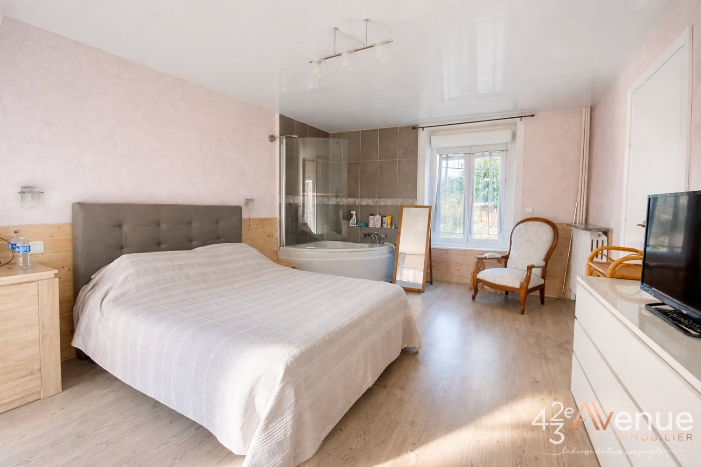 MAISON DE VILLE A VENDRE - GENILAC - 90 m2 - 146�000�&euro;