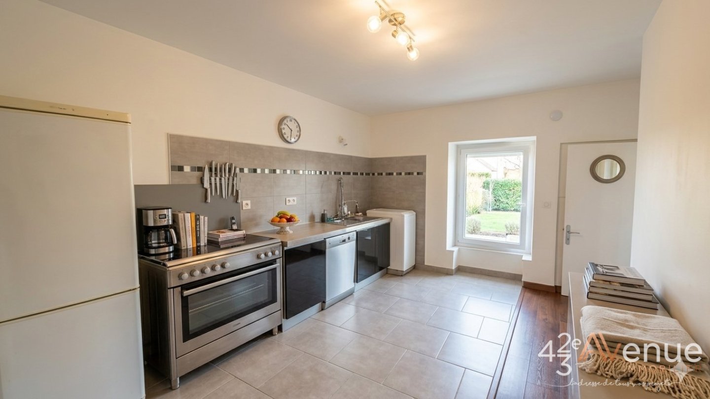 MAISON DE VILLE A VENDRE - GENILAC - 90 m2 - 146�000�&euro;