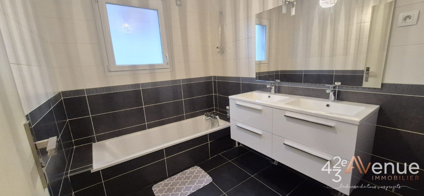 MAISON A VENDRE - LA RICAMARIE - 126 m2 - 245�000�&euro;