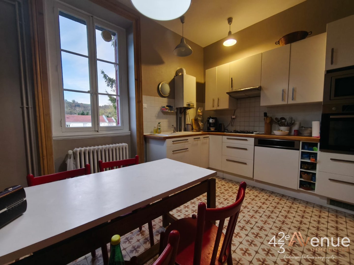 MAISON A VENDRE - LE CHAMBON FEUGEROLLES - 146 m2 - 175�000�&euro;