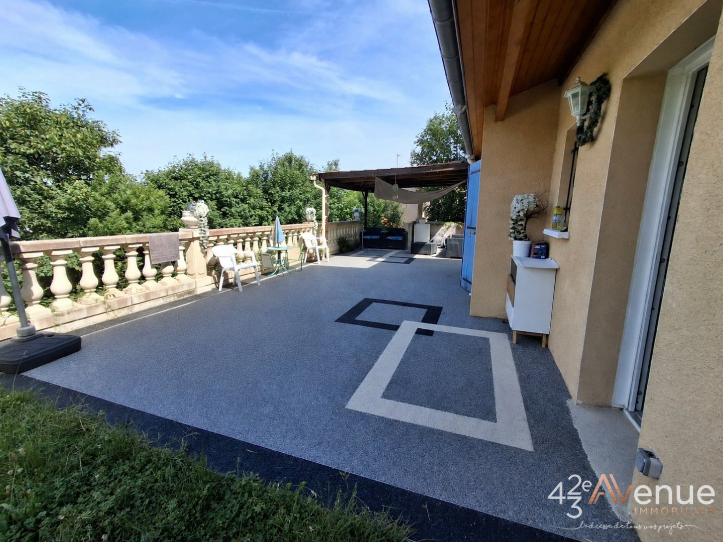MAISON A VENDRE - LE CHAMBON FEUGEROLLES - 112 m2 - 240 000 &euro;