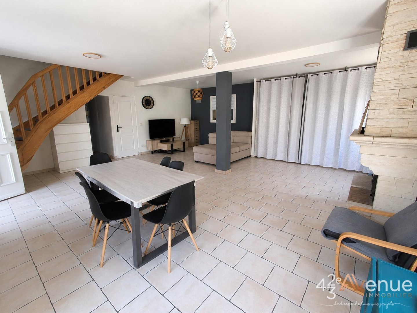 MAISON A VENDRE - LE CHAMBON FEUGEROLLES - 112 m2 - 240 000 &euro;