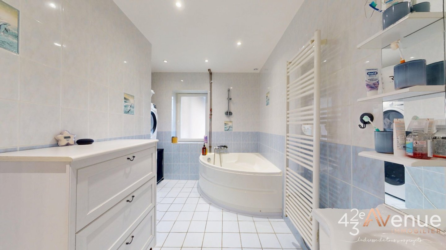 MAISON A VENDRE - LES VILLETTES - 175 m2 - 249�000�&euro;