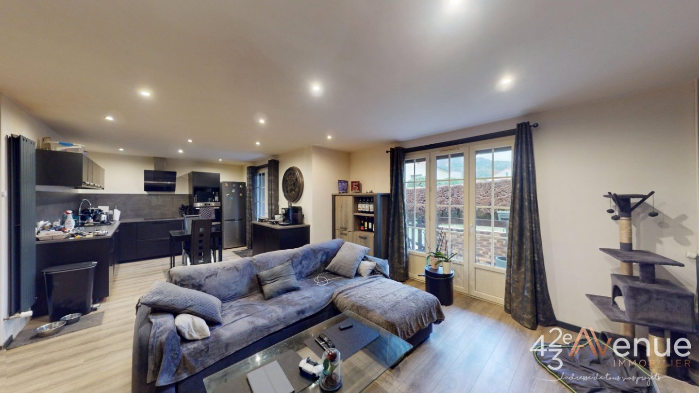 MAISON A VENDRE - RETOURNAC - 237 m2 - 230 000 €