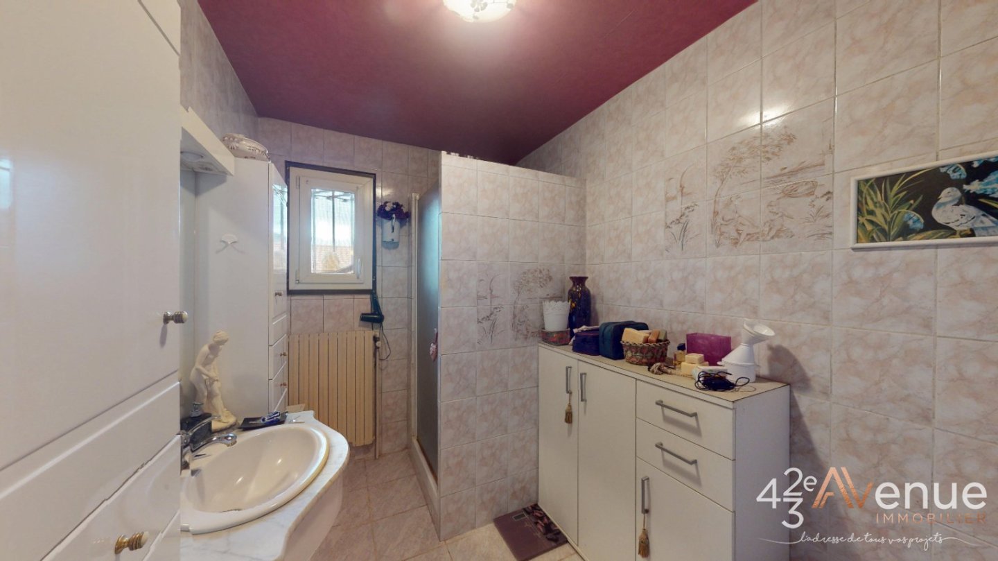 MAISON A VENDRE - RETOURNAC - 237 m2 - 230 000 €