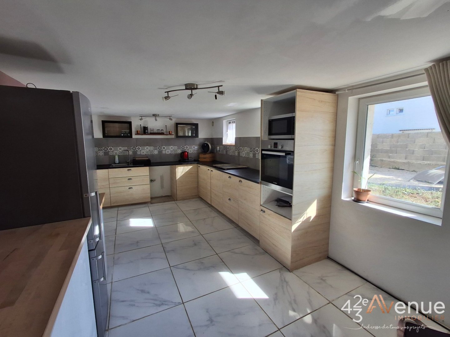 MAISON A VENDRE - SAVIGNEUX - 140 m2 - 235 000 &euro;