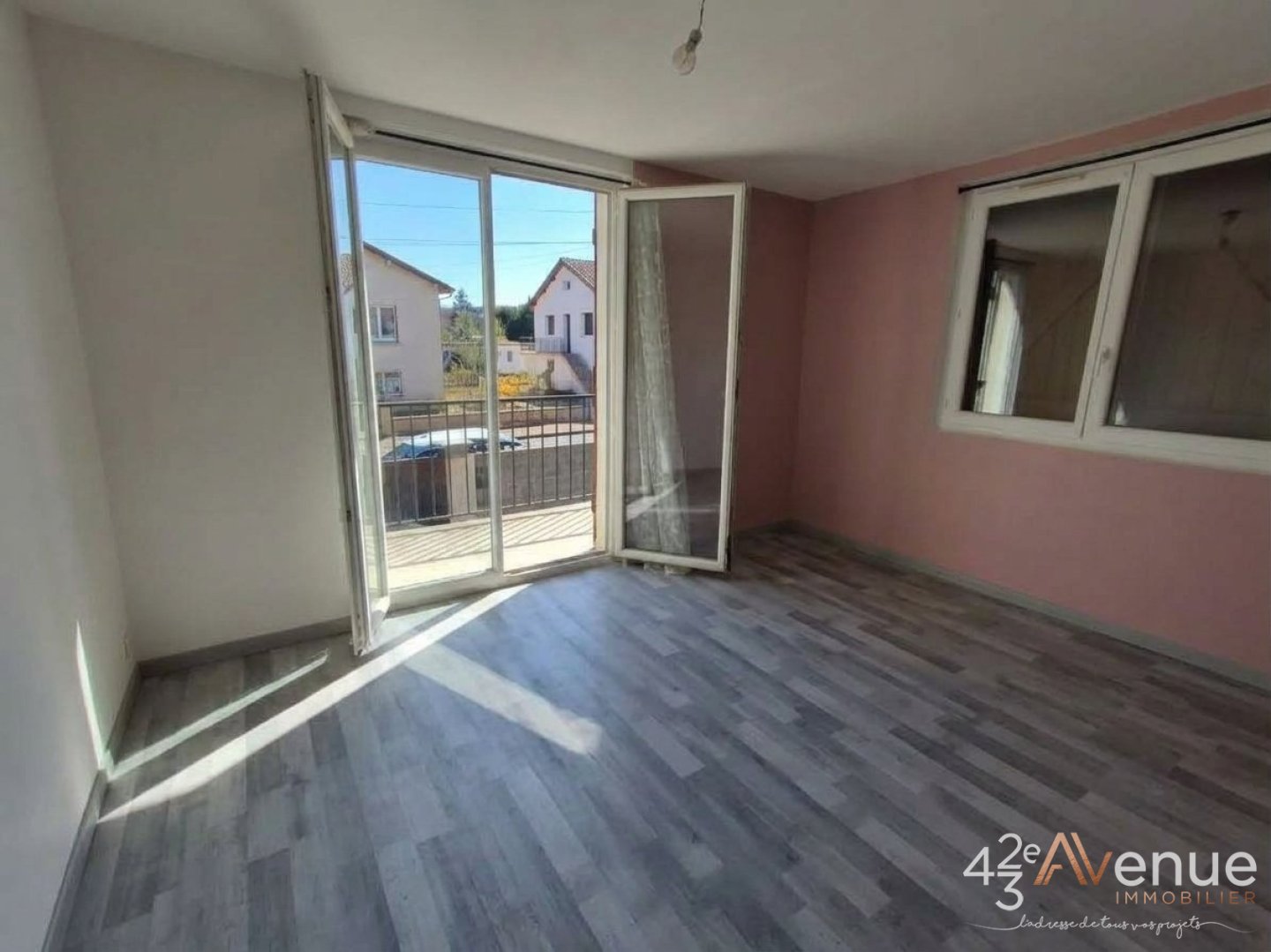 MAISON A VENDRE - SAVIGNEUX - 140 m2 - 235 000 &euro;