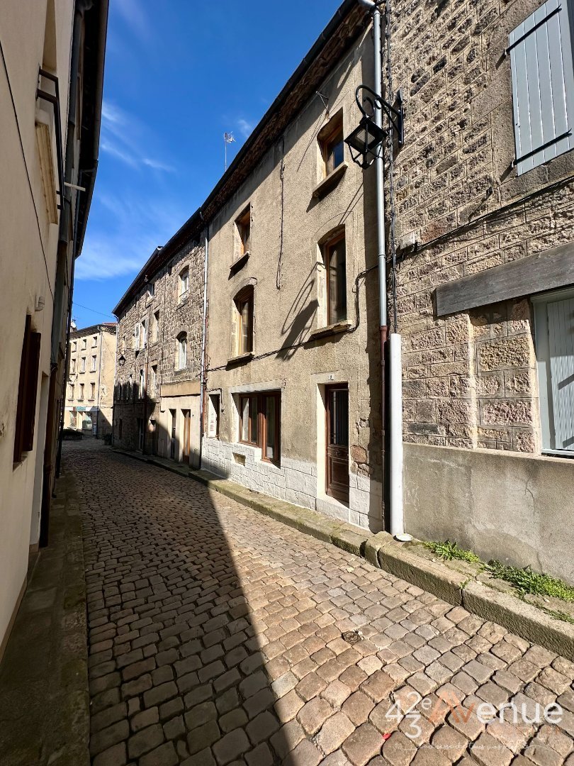 maison de ville A VENDRE - ST BONNET LE CHATEAU - 155 m2 - 140�000�&euro;