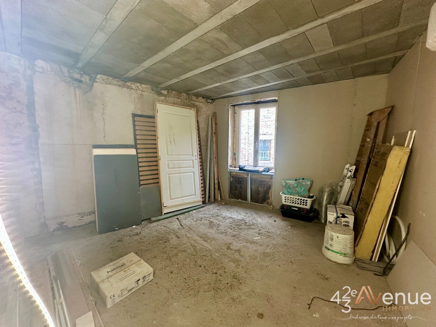 maison de ville A VENDRE - ST BONNET LE CHATEAU - 155 m2 - 140�000�&euro;