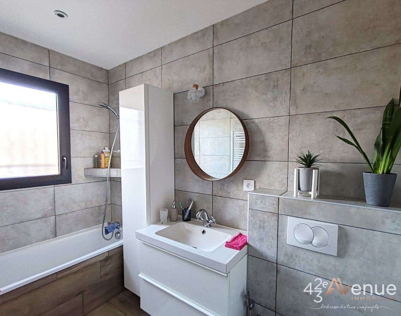MAISON RECENTE AVES PISCINE A VENDRE - ST CHAMOND PHILIPPIERE - 119 m2 - 450 000 &euro;