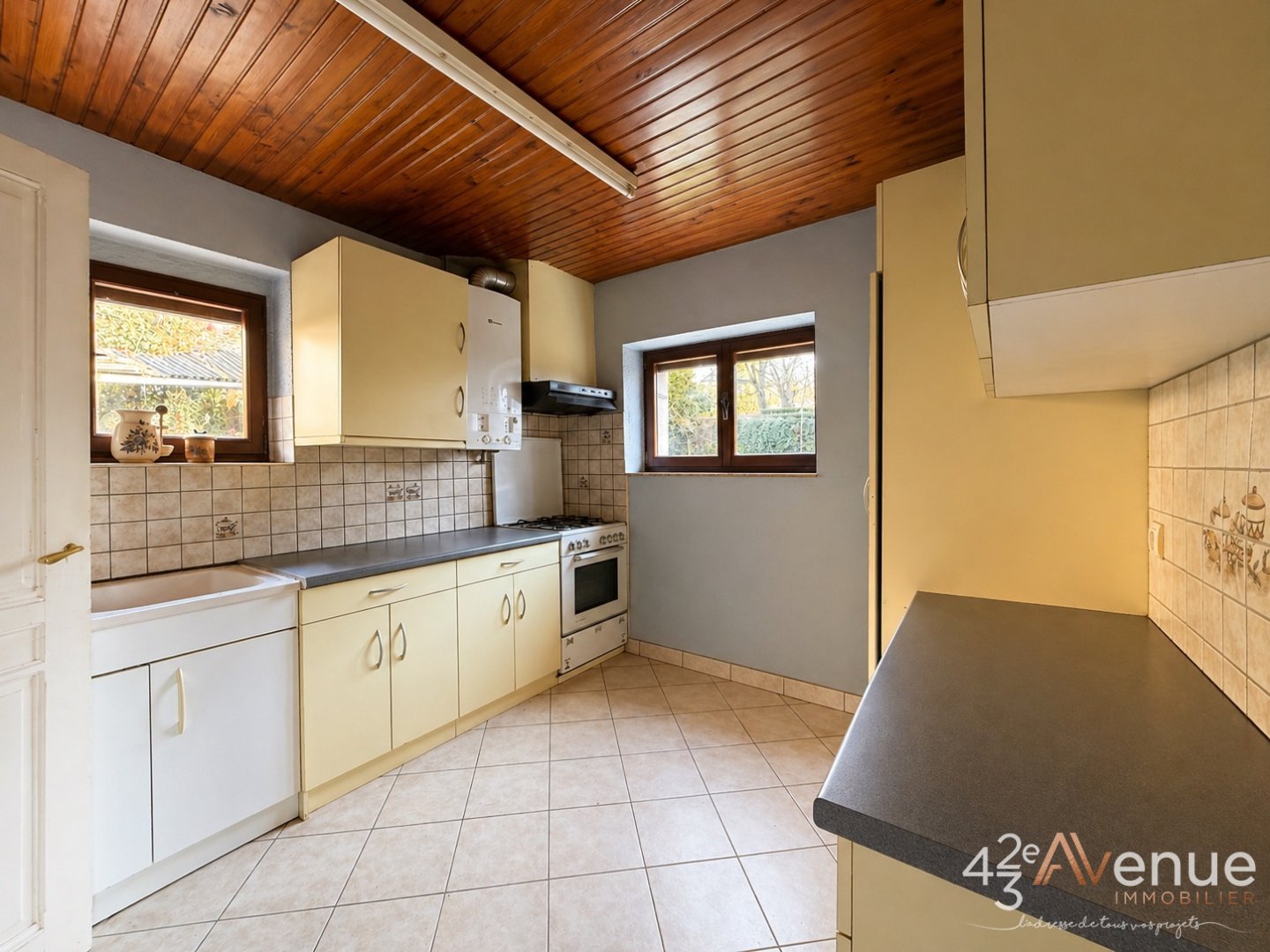 Maison de ville sur 2 niveaux avec terrain 276m² A VENDRE - ST CHAMOND - 65.34 m2 - 139 000 &euro;