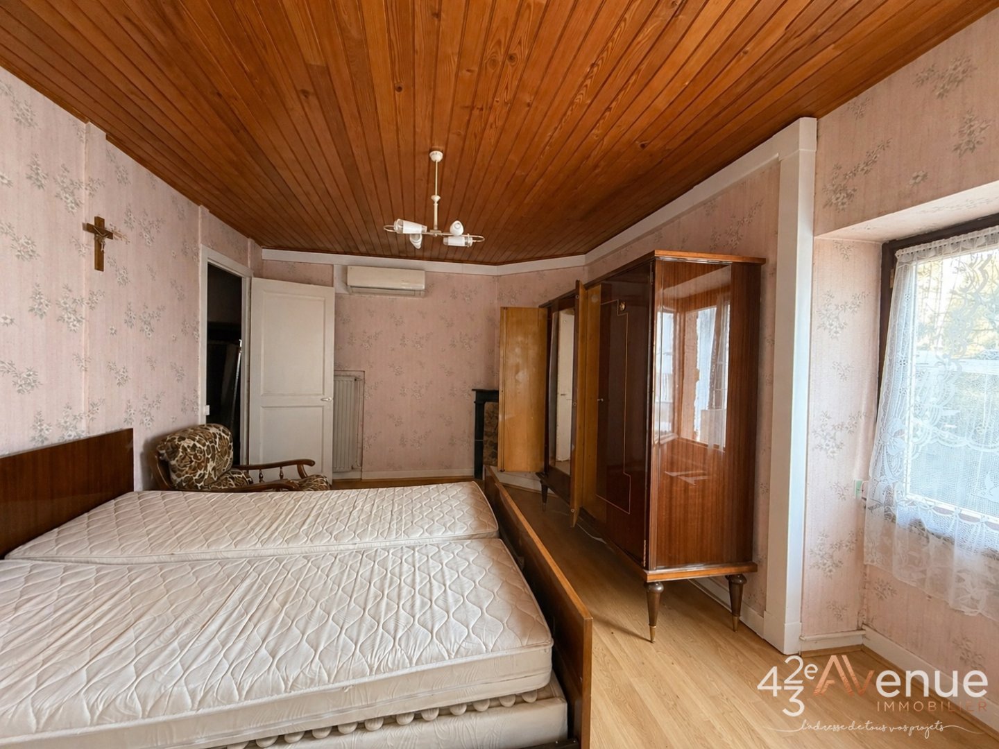 Maison de ville sur 2 niveaux avec terrain 276m² A VENDRE - ST CHAMOND - 65.34 m2 - 139 000 &euro;