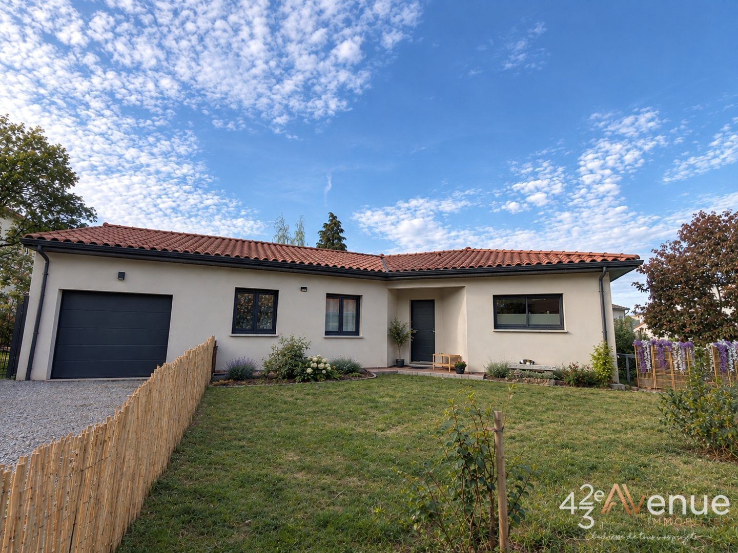 MAISON A VENDRE - ST CHAMOND SAINTE MARIE - 103 m2 - 357 000 &euro;