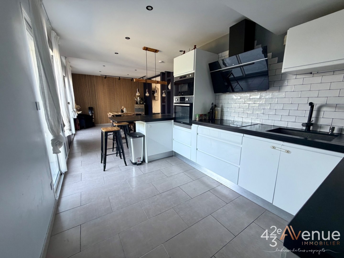 Maison St Etienne, secteur Montplaisir / CHPL A VENDRE - ST ETIENNE Secteur Montplaisir / CHPL - 230 m2 - 320 000 &euro;