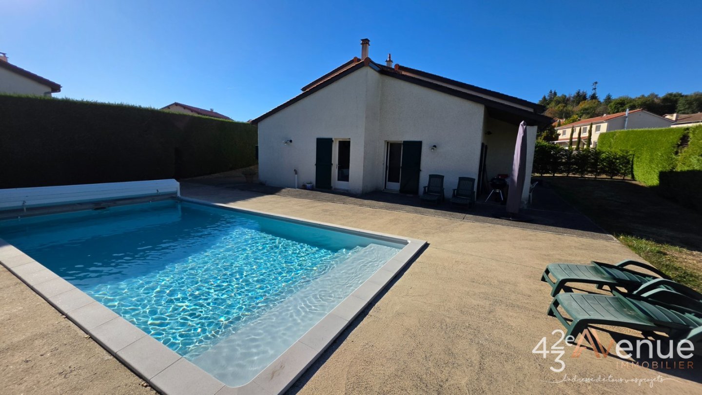 Maison d Architecte T5 avec piscine A VENDRE - ST GENEST LERPT Le Chasseur - 146 m2 - 520 000 &euro;