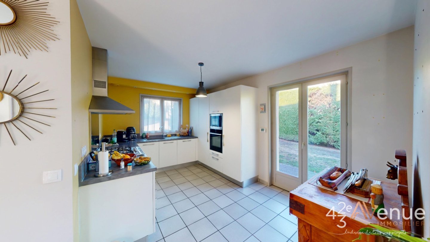 Maison d Architecte T5 avec piscine A VENDRE - ST GENEST LERPT Le Chasseur - 146 m2 - 520 000 &euro;