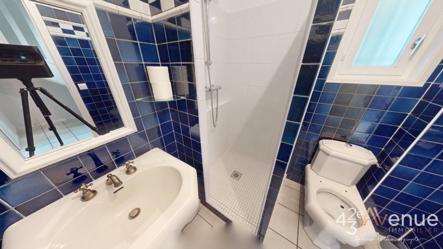 Maison d Architecte T5 avec piscine A VENDRE - ST GENEST LERPT Le Chasseur - 146 m2 - 520 000 &euro;