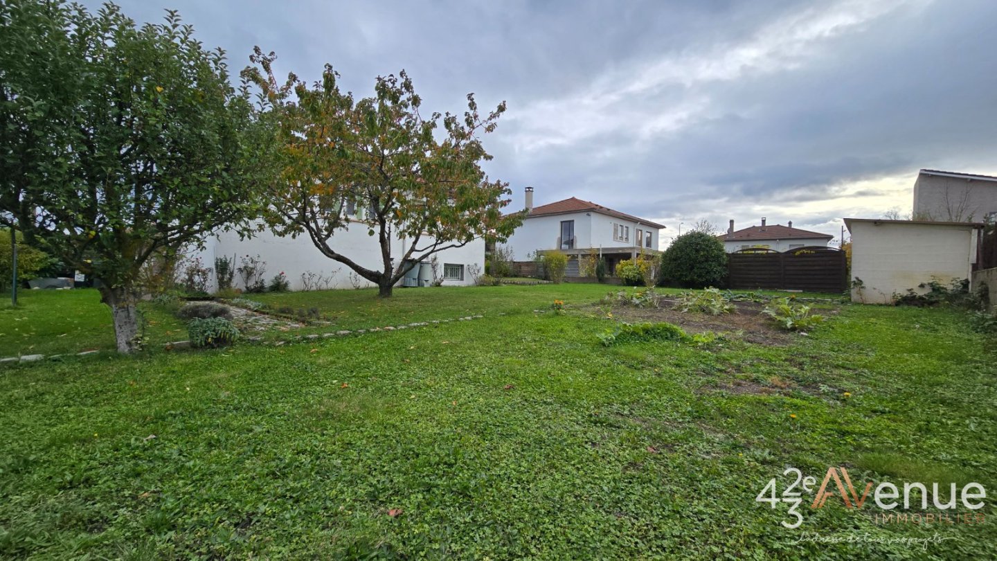 MAISON A VENDRE - ST GENEST LERPT - 90 m2 - 264�000�&euro;