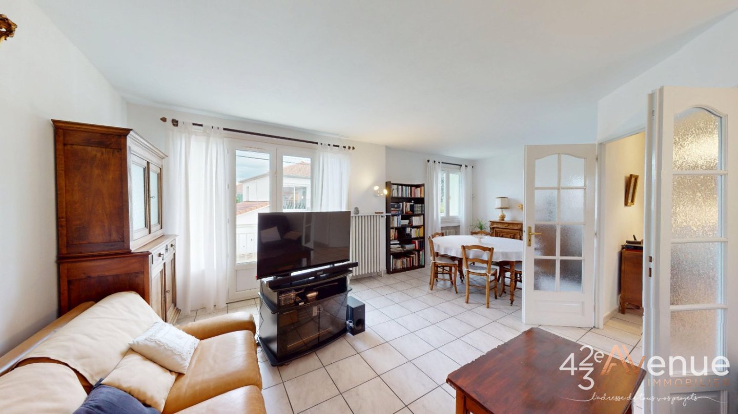 MAISON A VENDRE - ST GENEST LERPT - 90 m2 - 264�000�&euro;