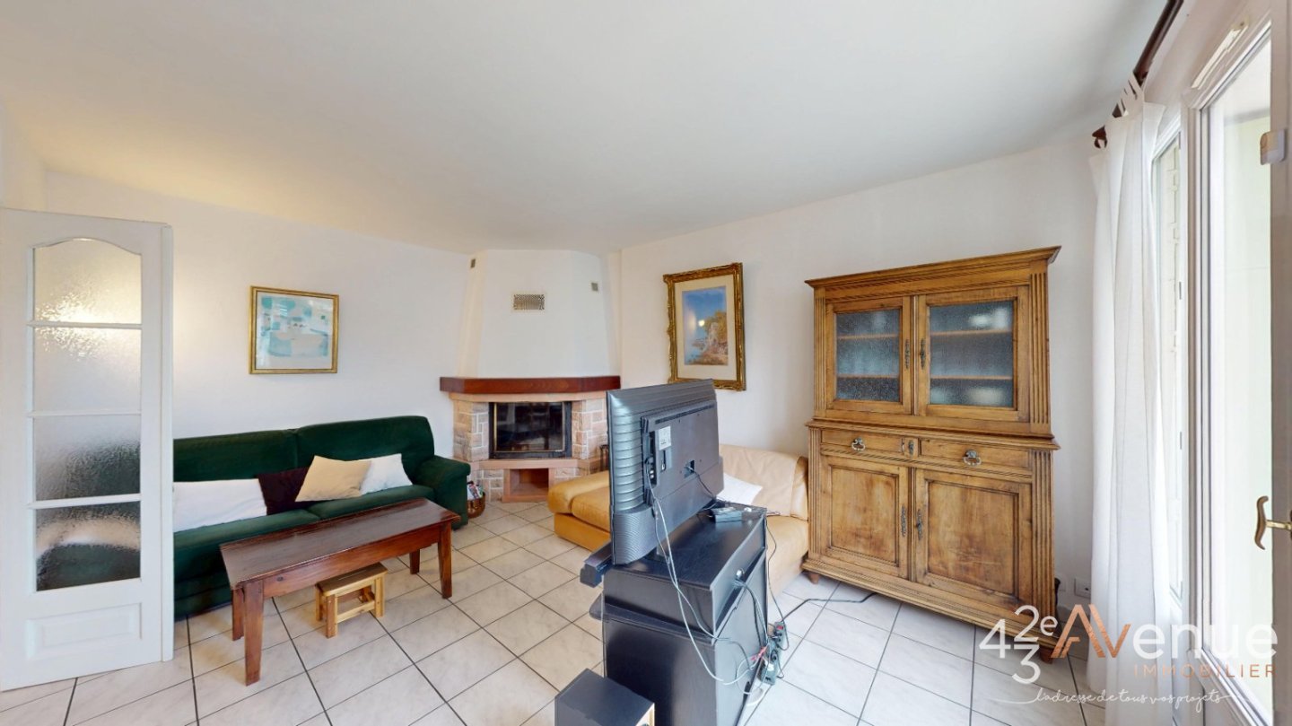 MAISON A VENDRE - ST GENEST LERPT - 90 m2 - 264�000�&euro;