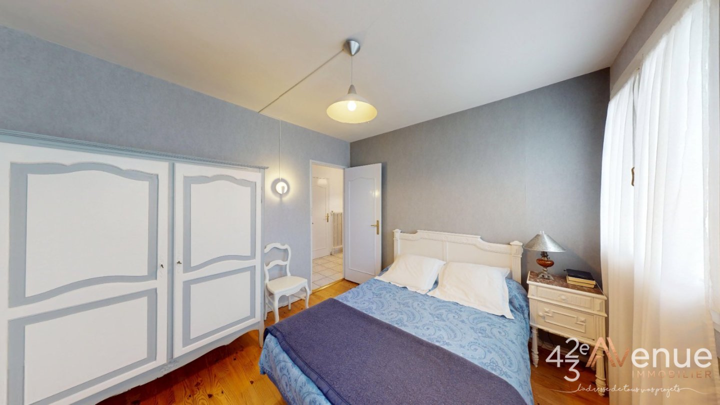 MAISON A VENDRE - ST GENEST LERPT - 90 m2 - 264�000�&euro;