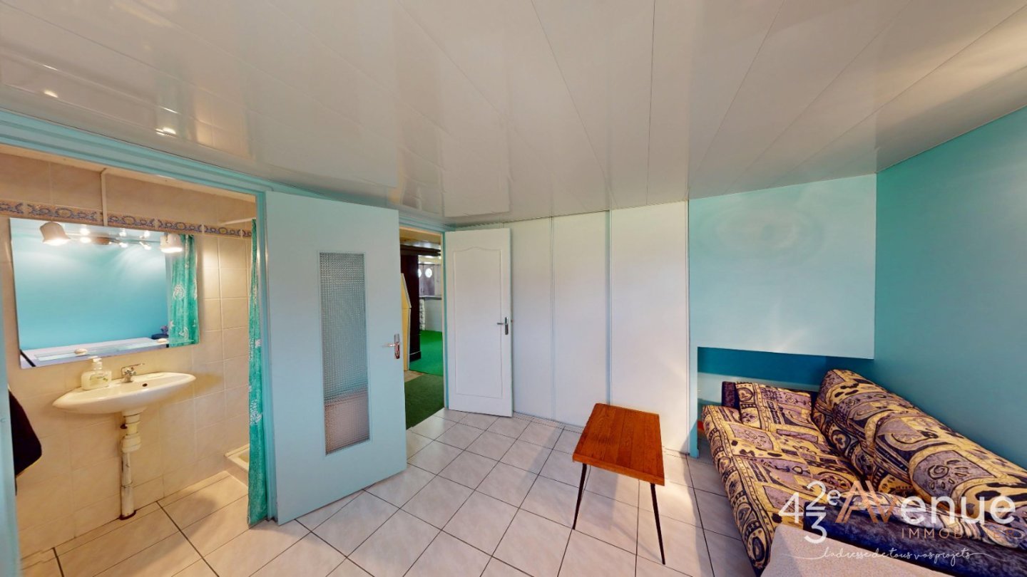 MAISON A VENDRE - ST GENEST LERPT - 90 m2 - 264�000�&euro;