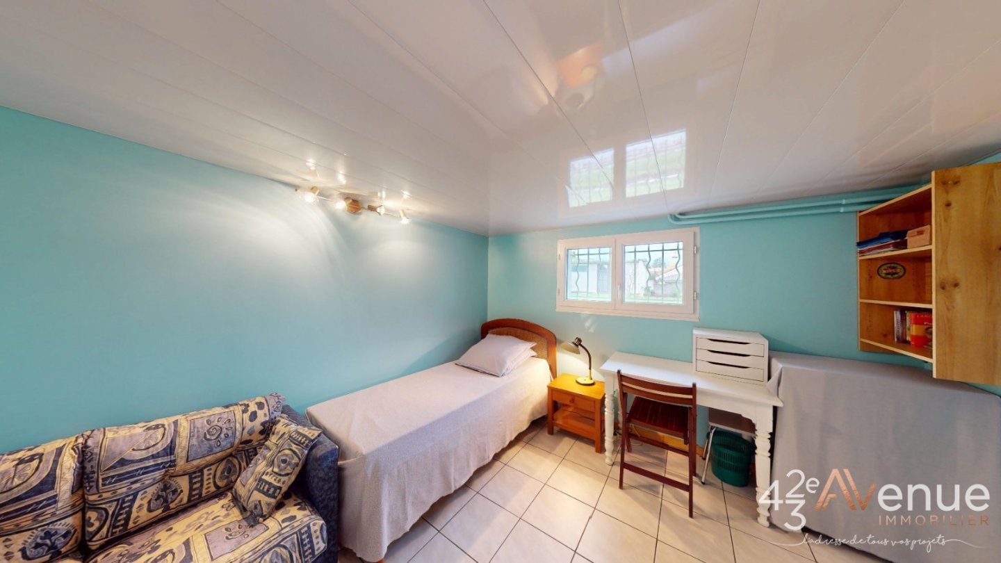 MAISON A VENDRE - ST GENEST LERPT - 90 m2 - 264�000�&euro;