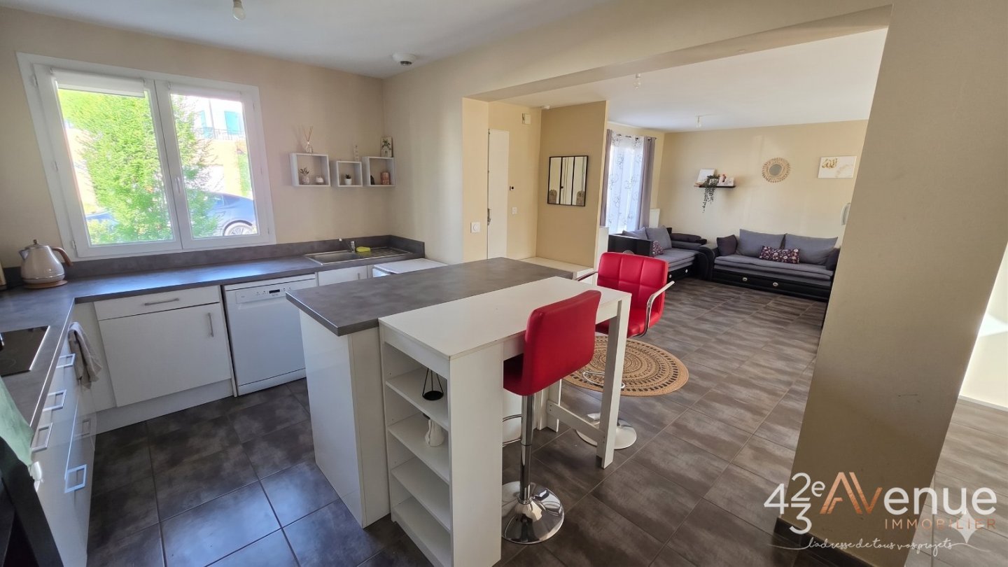MAISON A VENDRE - ST GENEST LERPT - 200 m2 - 429 000 &euro;