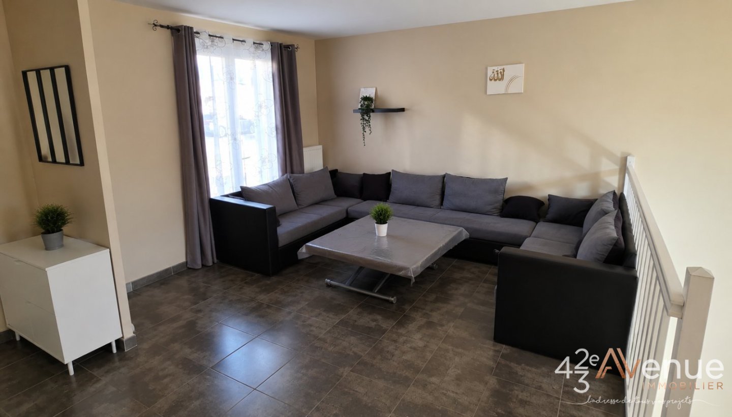 MAISON A VENDRE - ST GENEST LERPT - 200 m2 - 429 000 &euro;