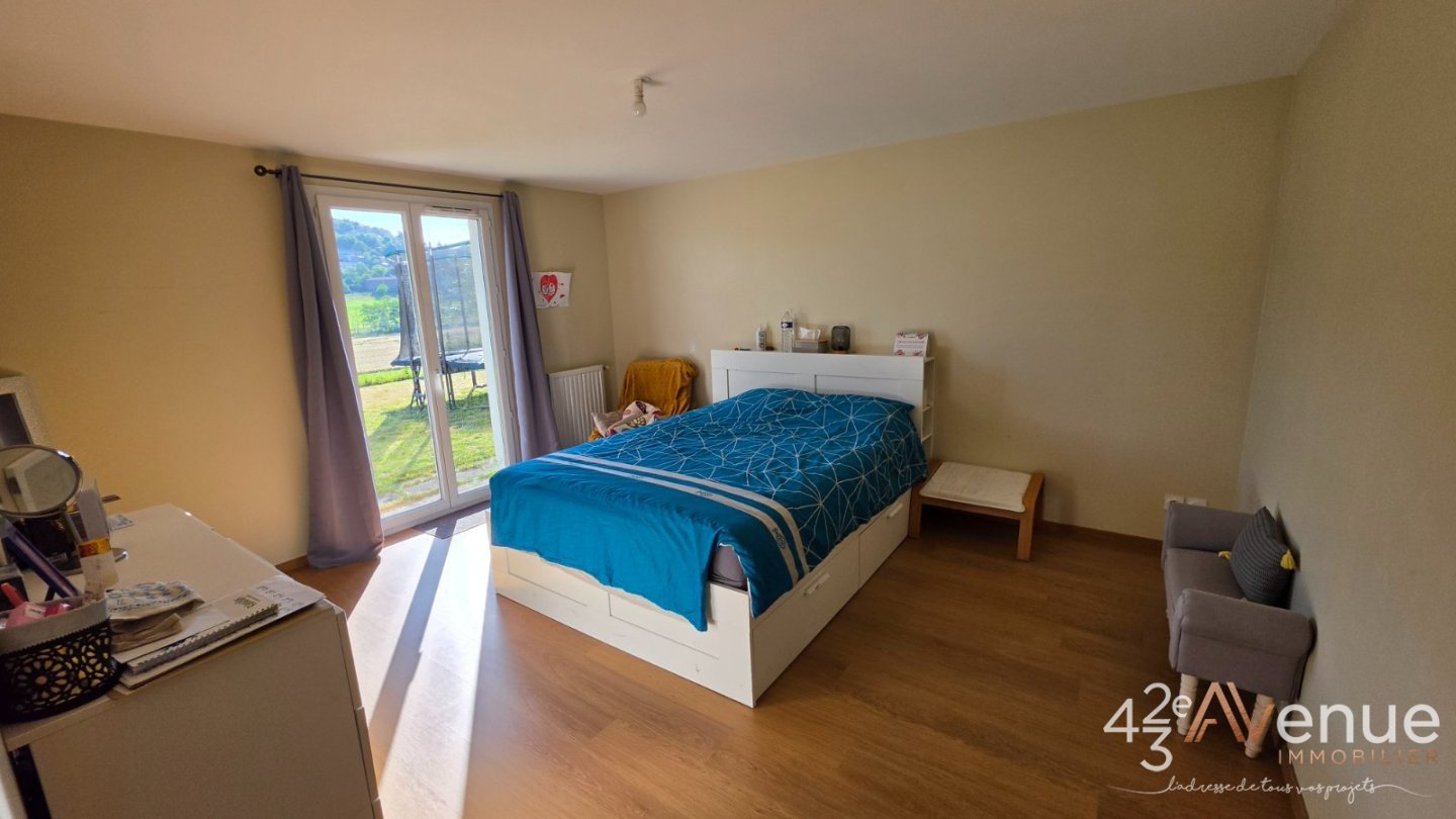 MAISON A VENDRE - ST GENEST LERPT - 200 m2 - 429 000 &euro;