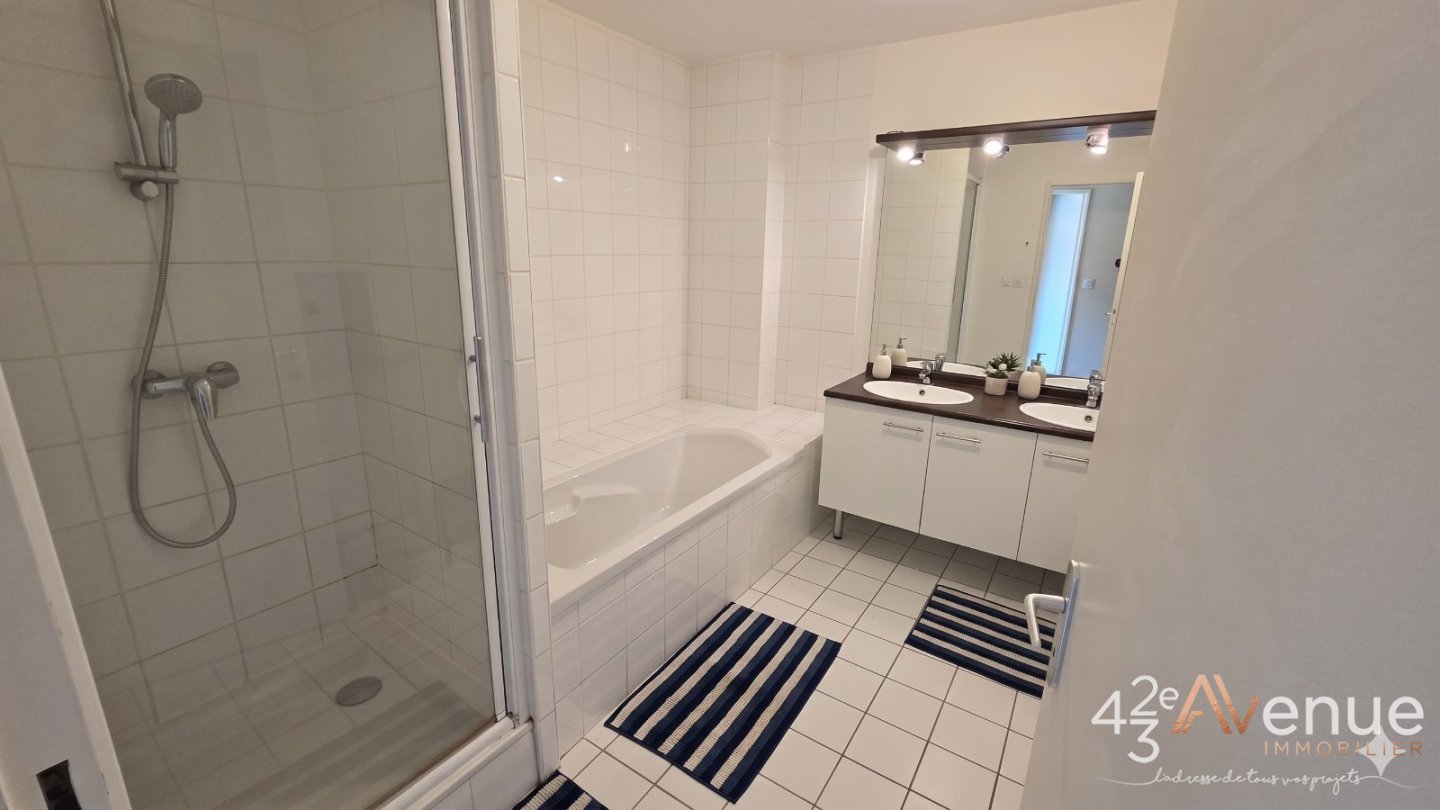 MAISON A VENDRE - ST GENEST LERPT - 200 m2 - 429 000 &euro;
