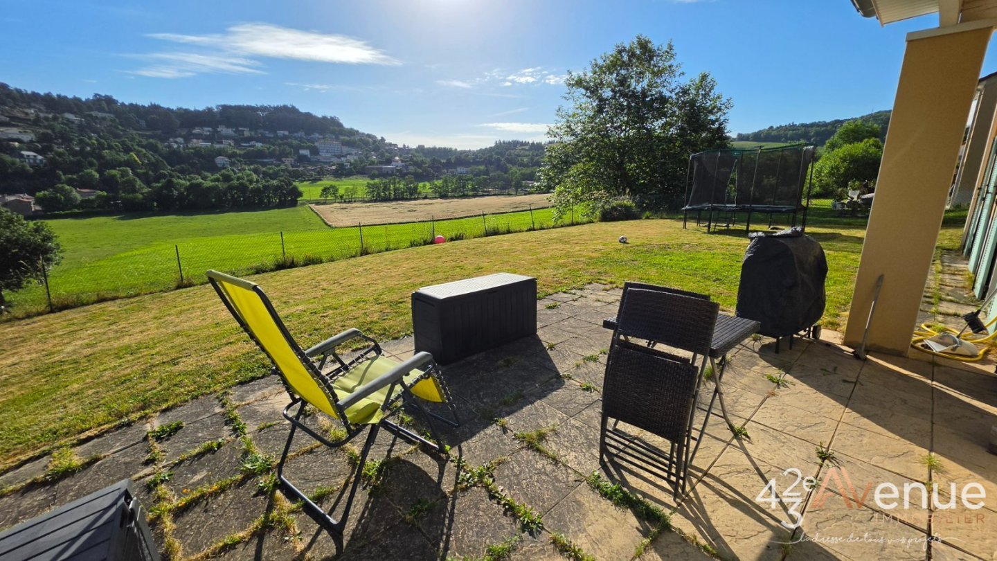 MAISON A VENDRE - ST GENEST LERPT - 200 m2 - 429 000 &euro;