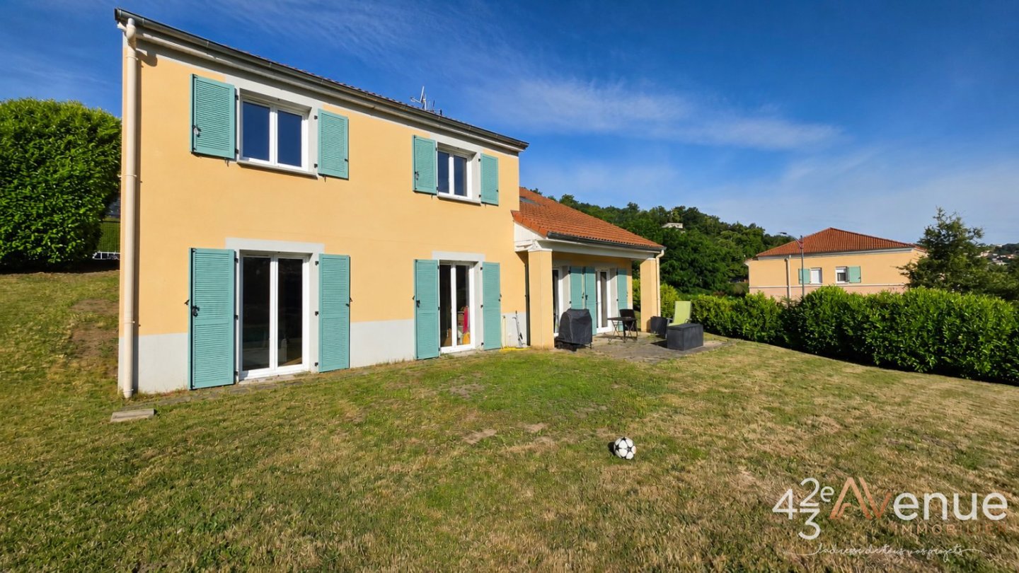 MAISON A VENDRE - ST GENEST LERPT - 200 m2 - 429 000 &euro;