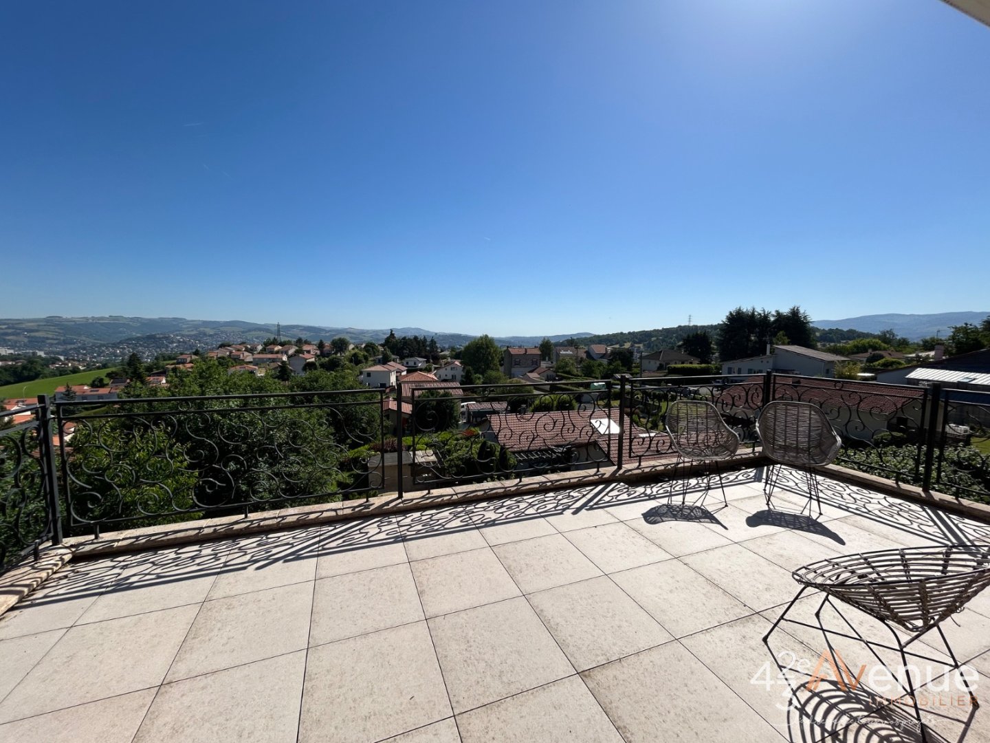MAISON A VENDRE - ST GENEST LERPT - 180 m2 - 499 000 &euro;